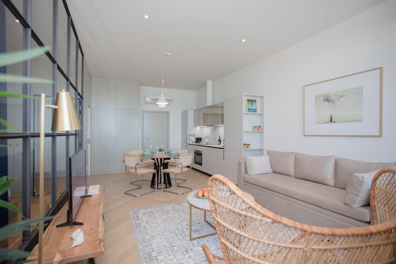 Liiiving In Porto - Luxury Beachfront Apartments Exterior photo
