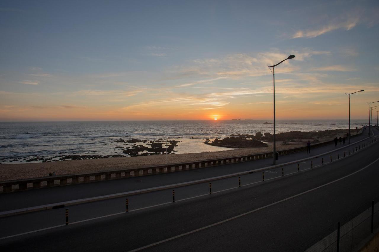 Liiiving In Porto - Luxury Beachfront Apartments Exterior photo