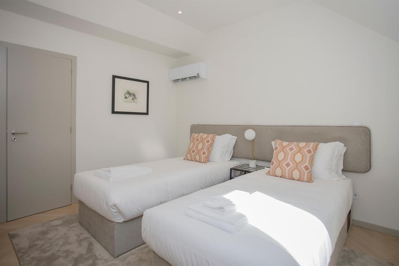 Liiiving In Porto - Luxury Beachfront Apartments Exterior photo