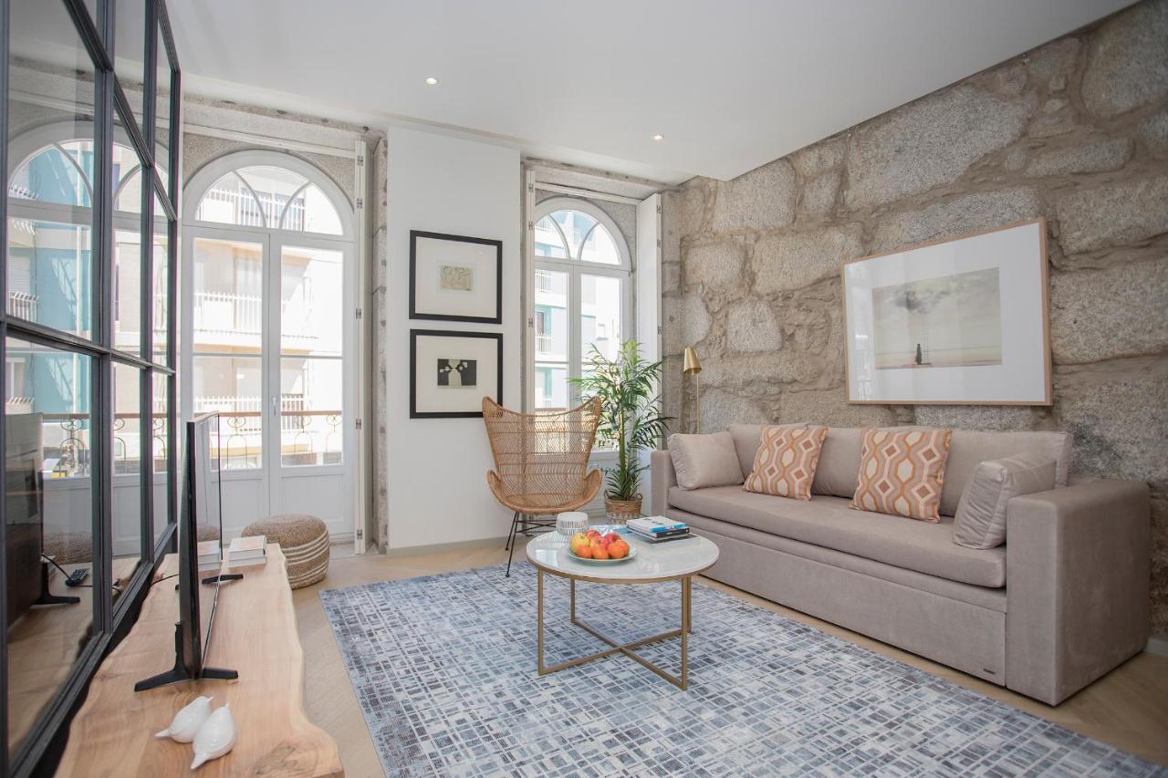 Liiiving In Porto - Luxury Beachfront Apartments Exterior photo